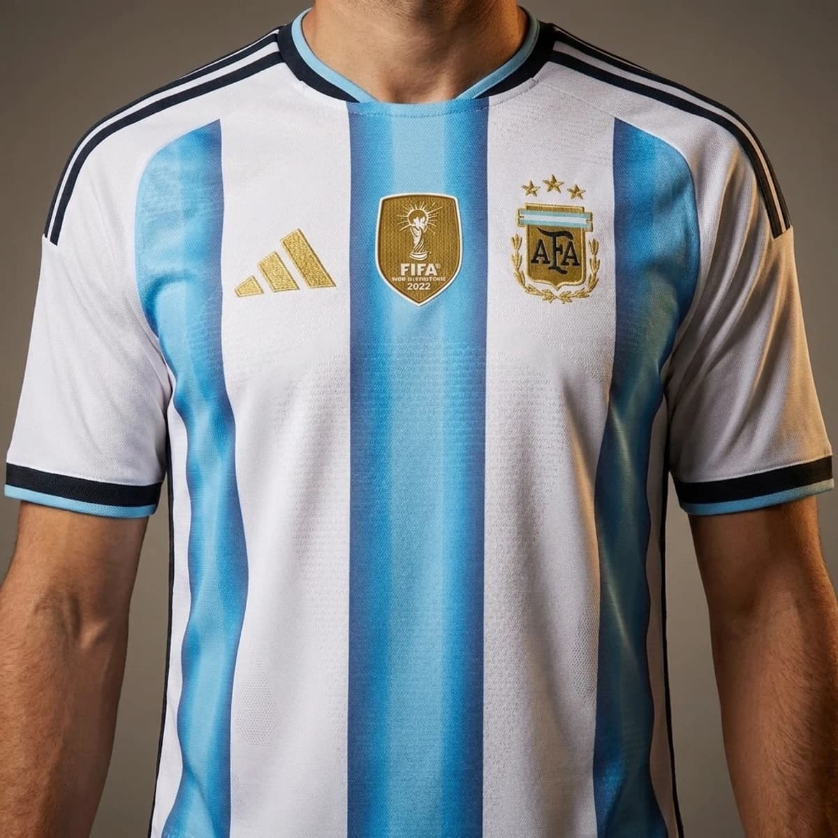 Argentinië Thuisshirt 2026 — close-up van embleem, logo en stof