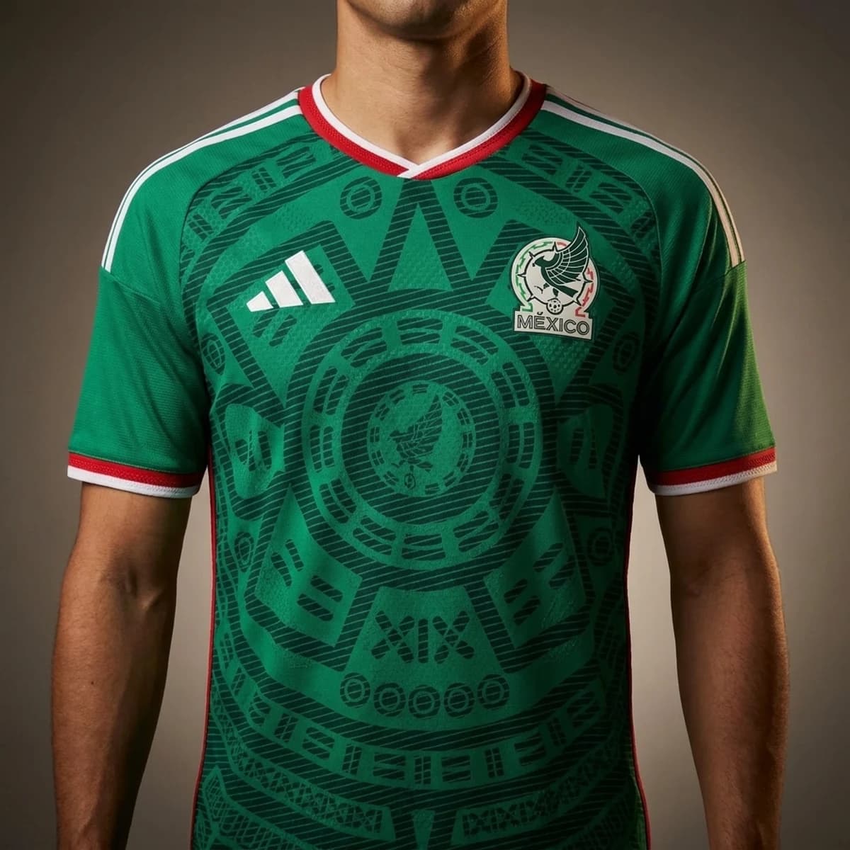Mexico Thuisshirt 2026 — close-up van embleem, logo en stof