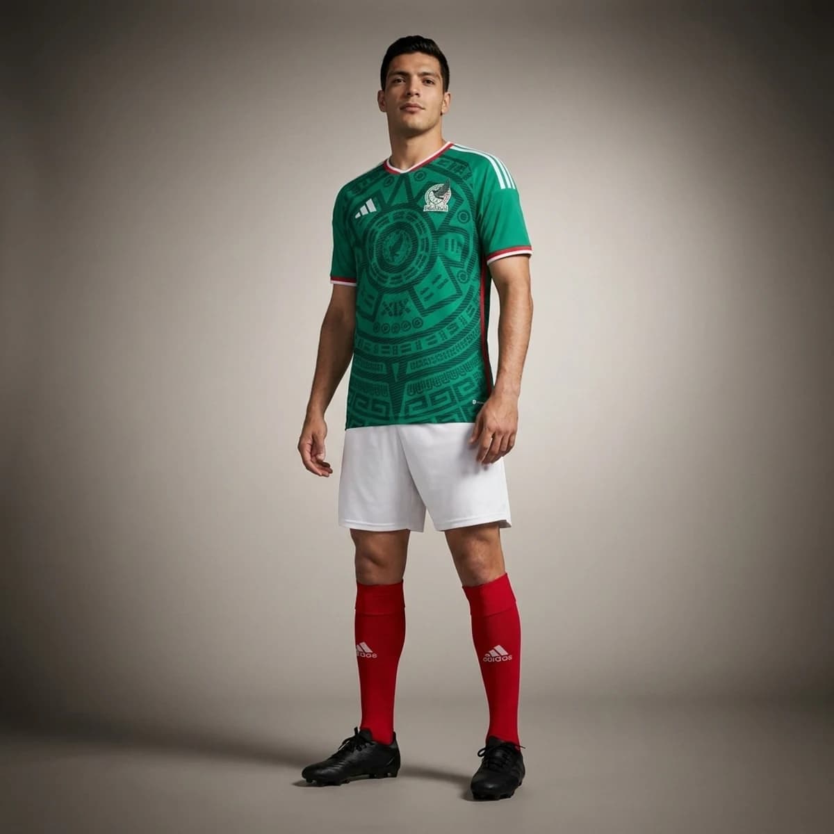 Mexico Thuisshirt 2026 — gedragen door model in compleet thuistenue met bijpassende broek en sokken